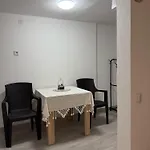 Apartment Azra *