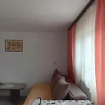 Azra Apartment
