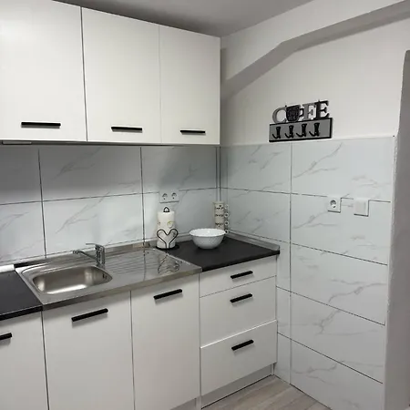 Apartment Azra *